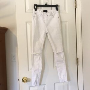 White distressed skinny jeans